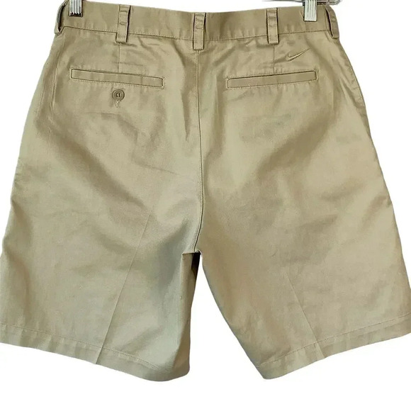 Nike Classic Chino Golf Bermuda Shorts Pleated Size 32 M Khaki Tan Cotton Blend - Picture 2 of 16